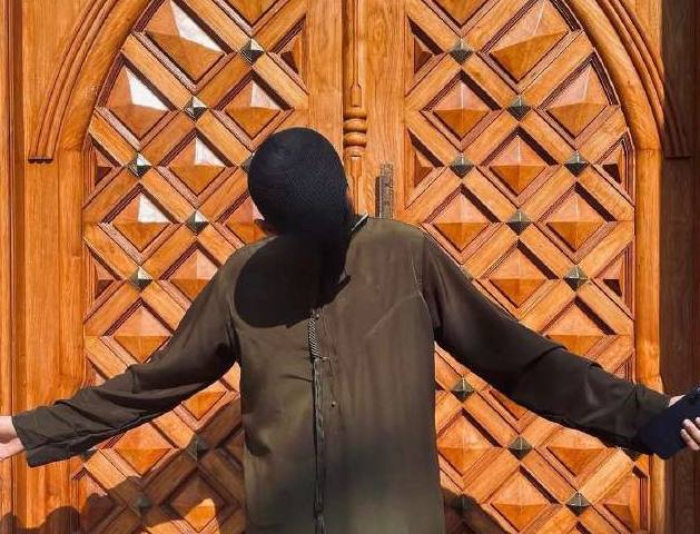 Handcrafted masjid doors
